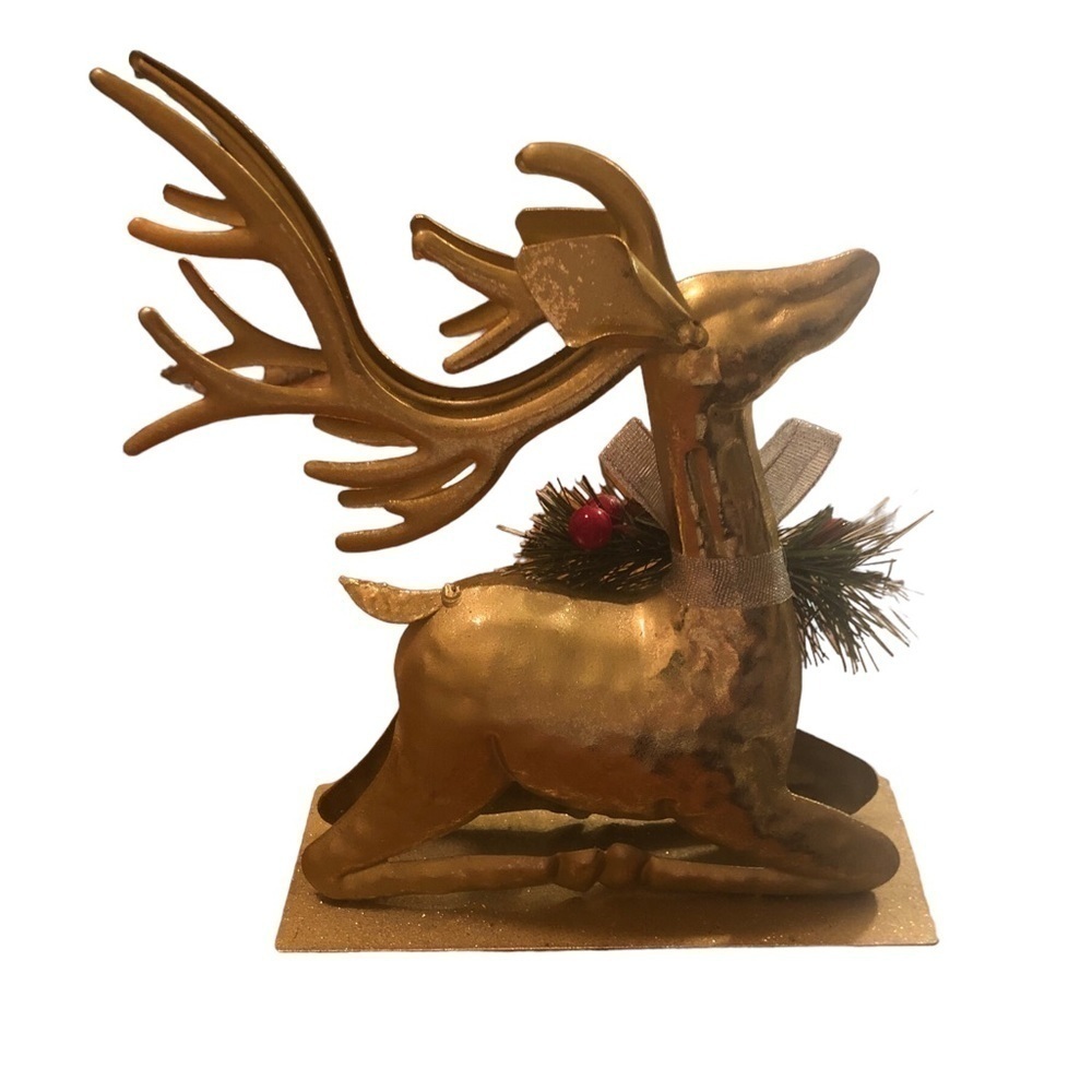 VTG Gold Metal Laying Down Buck Deer W/Wreath Decor Table Centerpiece 9X7